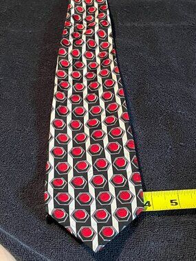 100% SILK MEN'S NECKTIE CARMEL-BY-THE-SEA